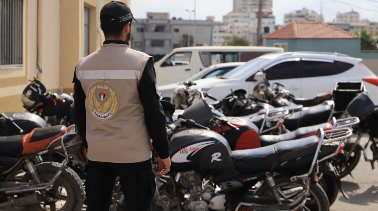 الغرفة التجارية بغزة تكشف حقيقة إدخال سيارات ودراجات نارية للقطاع