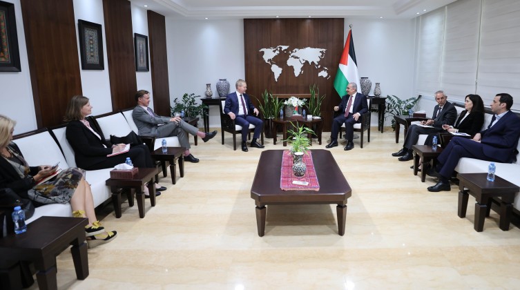 اشتية : إسرائيل تعمل على دفع السلطة الوطنية الى الانهيار