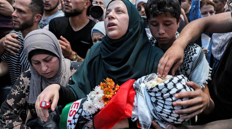 بالفيديو: تشييع جثمان الطفل الشهيد محمد التميمي في رام الله