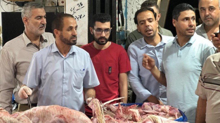 إتلاف كميات كبيرة من الحبش غير صالحة في خانيونس والوسطى