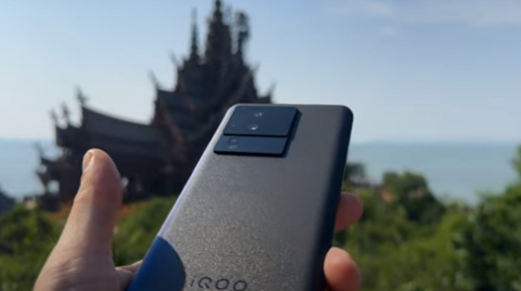 فيفو تطلق هاتفاً بقدرات تصوير ممتازة وسرعة شحن فائقة