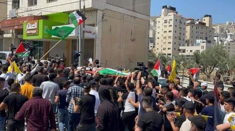 تشييع جثمان الشهيد طارق ادريس في نابلس