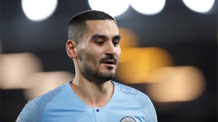 جوندوجان يقرر رسمياً الرحيل عن مانشستر سيتي