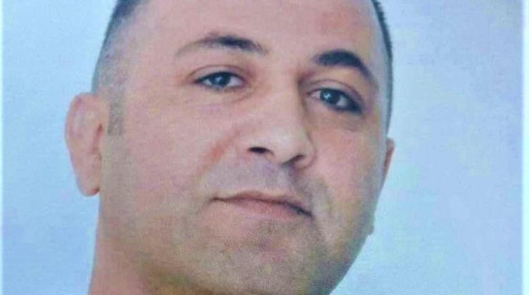 نقل الأسير فلاح شحادة للزنازين بعد شروعه بالإضراب