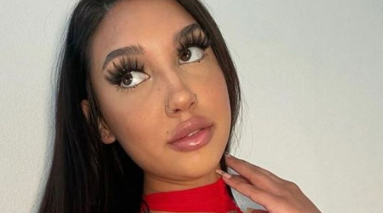 شقيقة ميا خليفة تشق طريقها في عالم الإباحية وتحظى بشهرة كبيرة