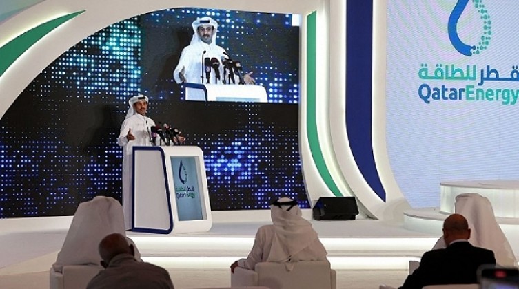 قطر توقع اتفاقية مع الصين لتزويدها بالغاز الطبيعي المسال لمدّة 27 عامًا