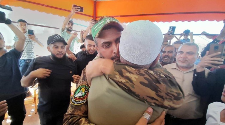 الاحتلال يفرج عن أسيرين من قطاع غزة