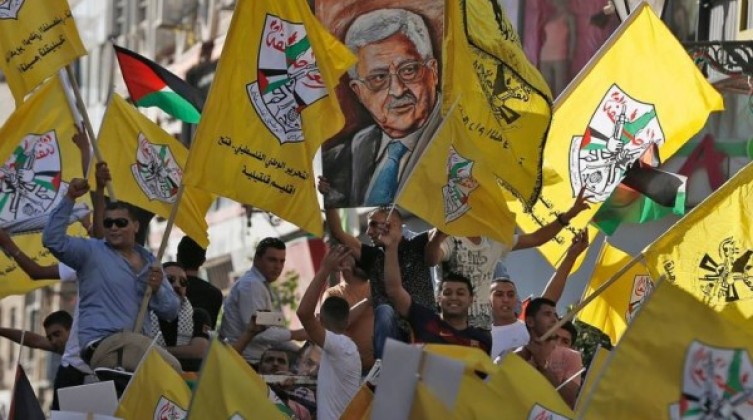 فتح تدين تعامل وزارتي العمل والتنمية مع المساعدات الخاصة بغزة