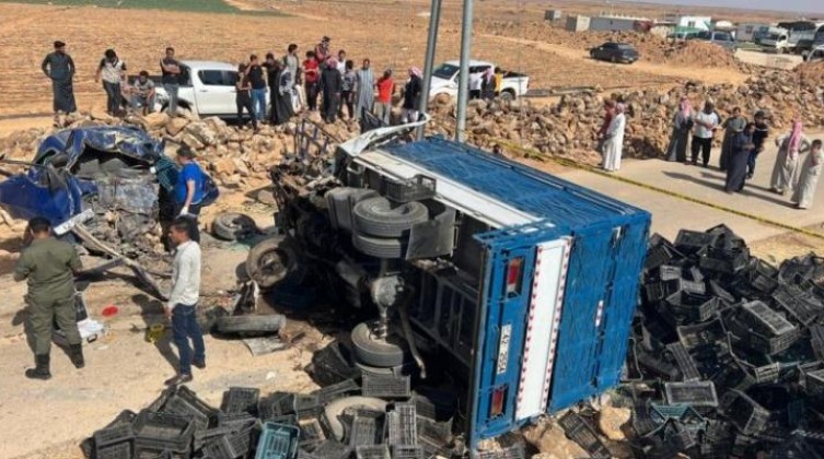 وفاة 8 أشخاص وإصابة 13 آخرين في حادث سير في محافظة المفرق بالأردن