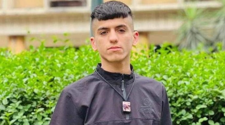 الاحتلال يعتقل فتى باللد بزعم محاولته تنفيذ عملية