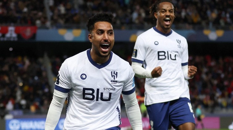 شاهد- الهلال ينتزع فوز مثير أمام الرائد بالدوري السعودي