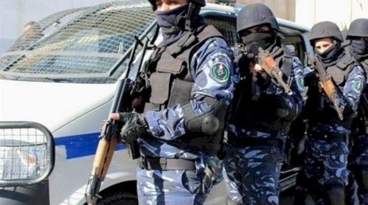 الشرطة-تقبض-على-المشتبه-فيه-الرئيسي-بجريمة-السطو-على-أحد-البنوك-في-نابلس-1682671044