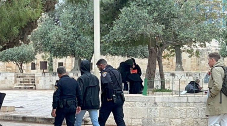 العليا لشؤون الكنائس: خطة تقسيم الأقصى ستجر المنطقة إلى حرب دينية