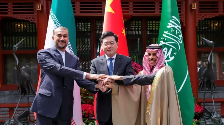 وصول وزير الخارجية السعودي إلى إيران.. لهذا السبب