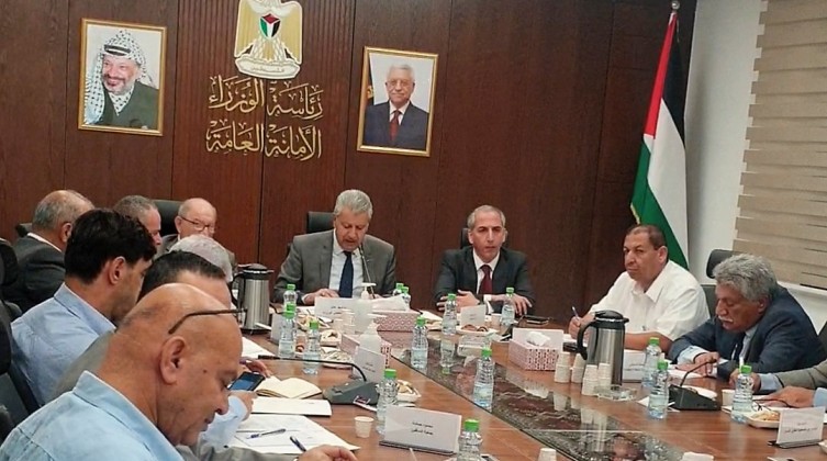 غانم يجتمع مع "التنسيقي" للقطاع الخاص والمنظمات الأهلية ومؤسسات المجتمع المدني