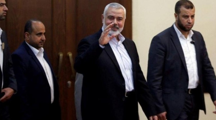 وفد قيادي من حماس برئاسة "هنية" يصل إلى القاهرة