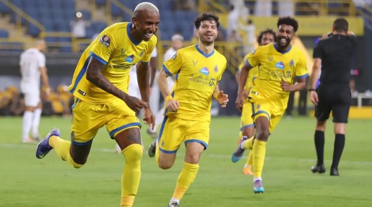شاهد- النصر يضرب الفتح بثلاثية في الدوري السعودي