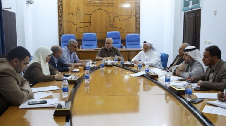 التشريعي يتابع مع وكيل وزارة الأشغال المشاريع المصرية وملف شارع الرشيد