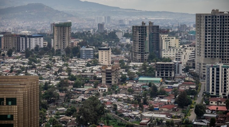 إثيوبيا.. هدم مساجد يفجر مواجهات بين شبان مسلمين والشرطة في أديس أبابا