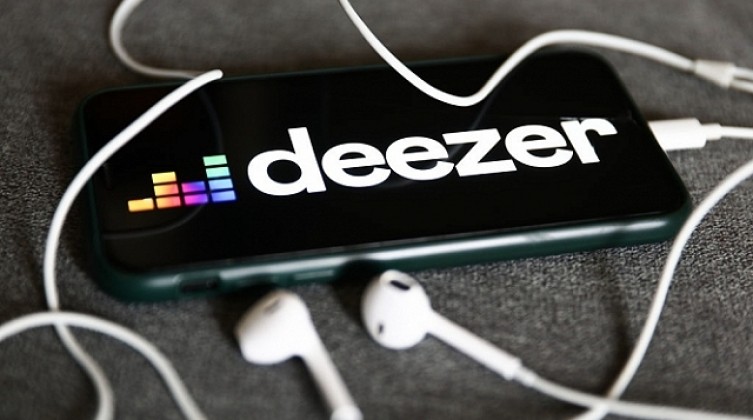 إطلاق أداة لرصد المحتويات الموسيقيّة المطوّرة بالذكاء الاصطناعيّ