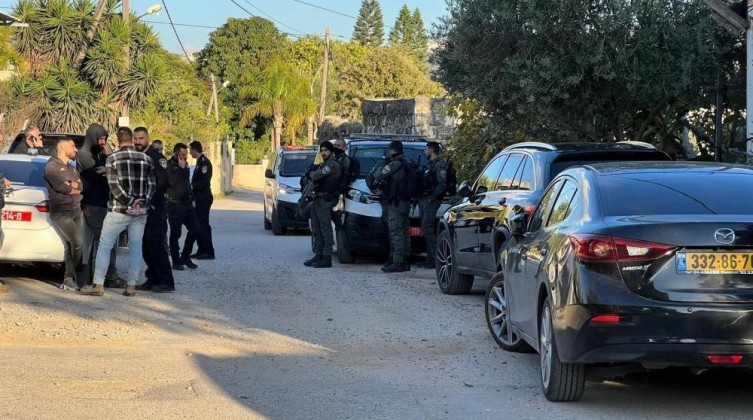 الاحتلال ينفذ إجراءات عقابية بحق أسرى محررين من الداخل المحتل