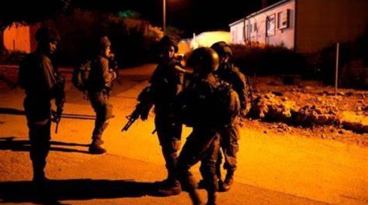 قوات الاحتلال تعتقل شابًا من القدس