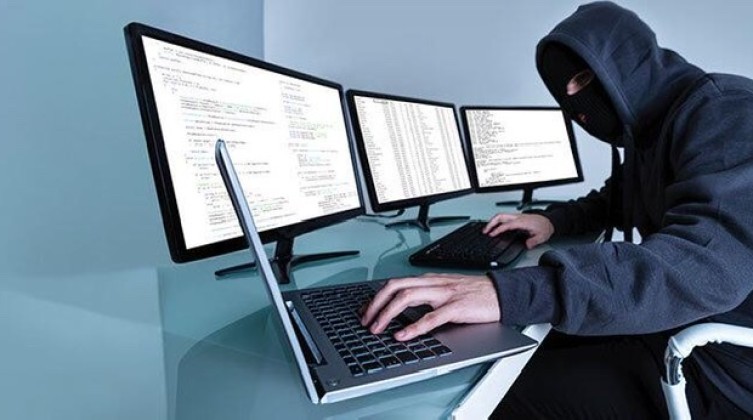 "المباحث العامة" بغزة تحذر من التعاطي مع رسائل اختراق عبر "كود التحقق"