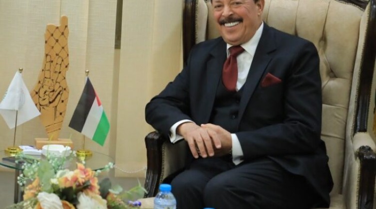 وفاة الكاتب والمحلل السياسي د. محمود العجرمي