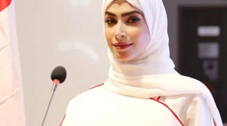 وفاة شاعرة عمانية بعد أيام قليلة من ولادتها وهذا أخر ما نشرته