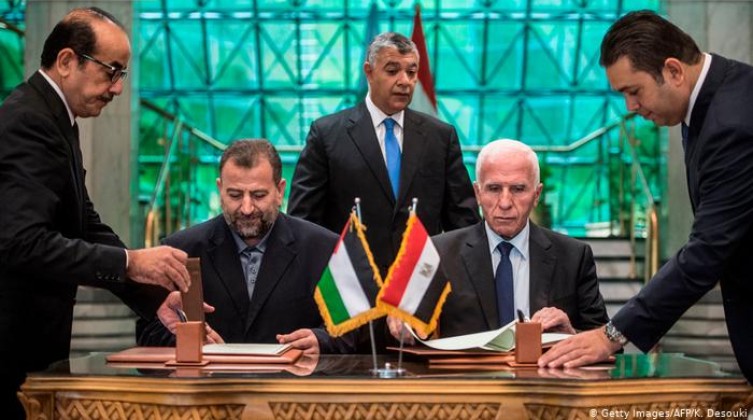 استطلاع: فتح أبدت مرونة واسعة في إنجاح تفاهمات المصالحة