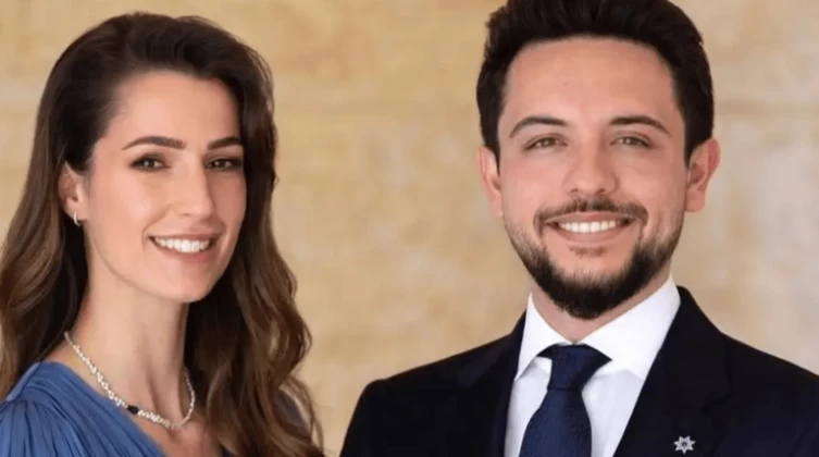 بالصور: الأميرة رجوة تخطف القلوب بإطلالة ناعمة في أحدث ظهور لها