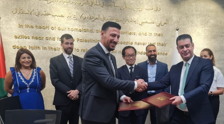 توقيع اتفاقية بين هيئة تشجيع الاستثمار وبنك الاستقلال