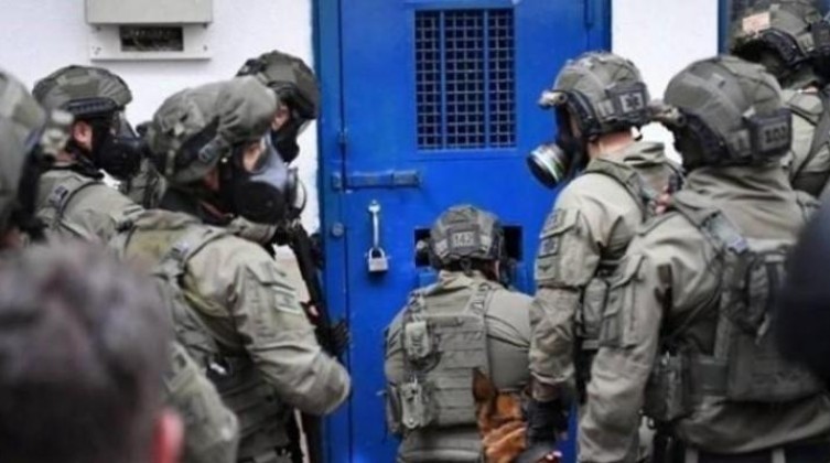 قوات القمع تقتحم قسم (4) في سجن "النقب"