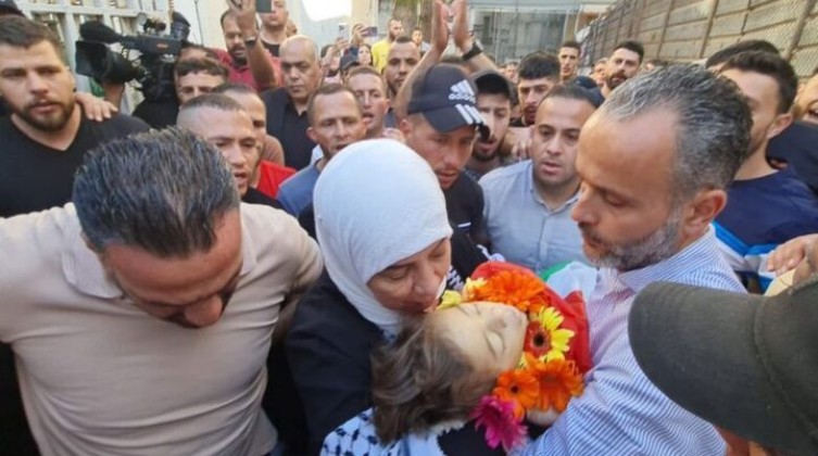 منظمة إسرائيلية تنشر تحقيقًا بظروف استشهاد الطفل محمد التميمي