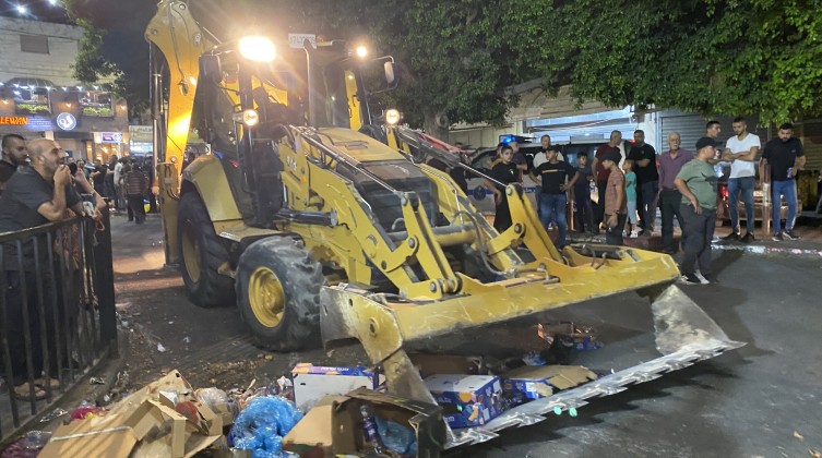 بلدية جنين تبدأ بحملة لإزالة التعديات من شوارع وأسواق المدينة