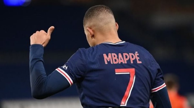 باريس سان جيرمان يقدم عرضًا جديدًا لكيليان مبابي