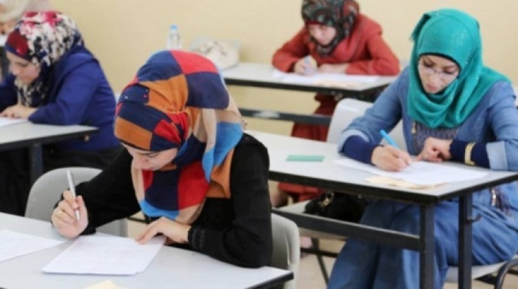 ديوان الموظفين بغزة بعلن فتح باب التسابق لموظفي الفئة الثالثة 