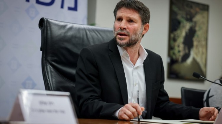 سموتريتش يرفض تقديم أي تسهيلات للسلطة الفلسطينية