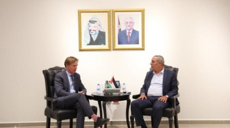 تفاصيل لقاء الشيخ مع ممثل الاتحاد الأوروبي لدى فلسطين