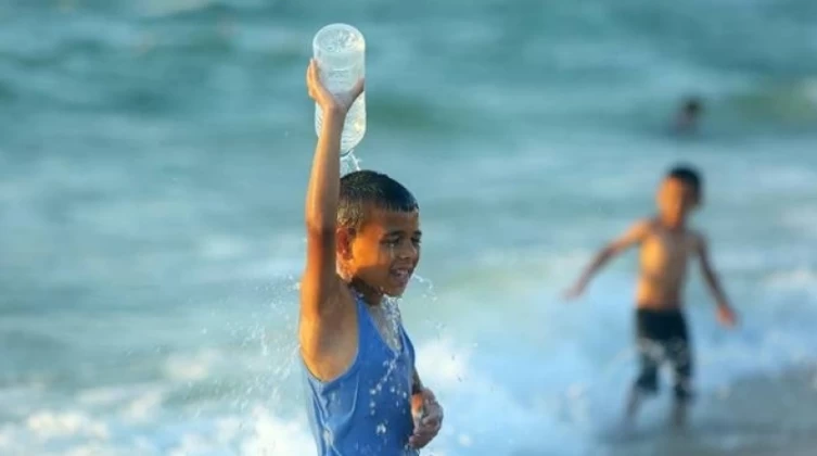 الدفاع المدني يحذر من موجه الحر التي تضرب فلسطين