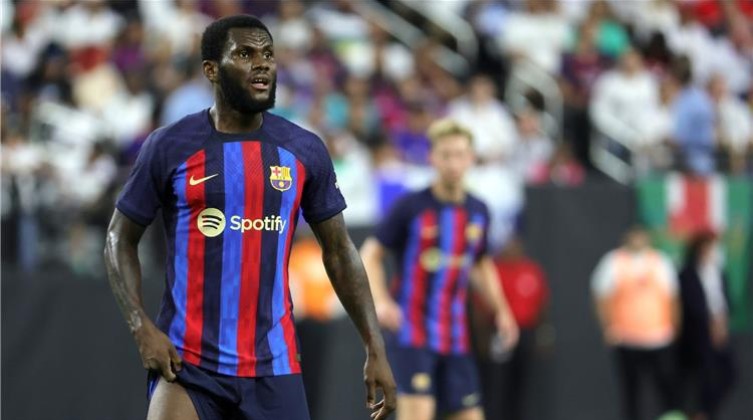 برشلونة يحدد رسميا سعر بيع أحد نجومه