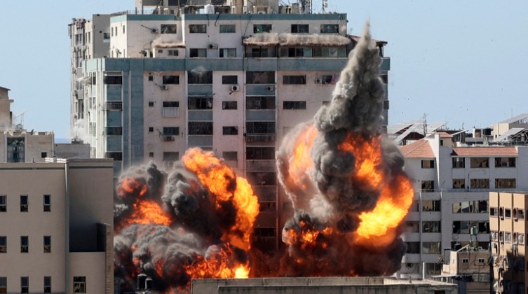 صحيفة إسرائيلية: الجيش يعترف بارتكابه جرائم في غزة عام 2021