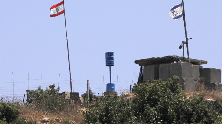 جيش الاحتلال يطلق النار تجاه أشخاص قرب حدود لبنان