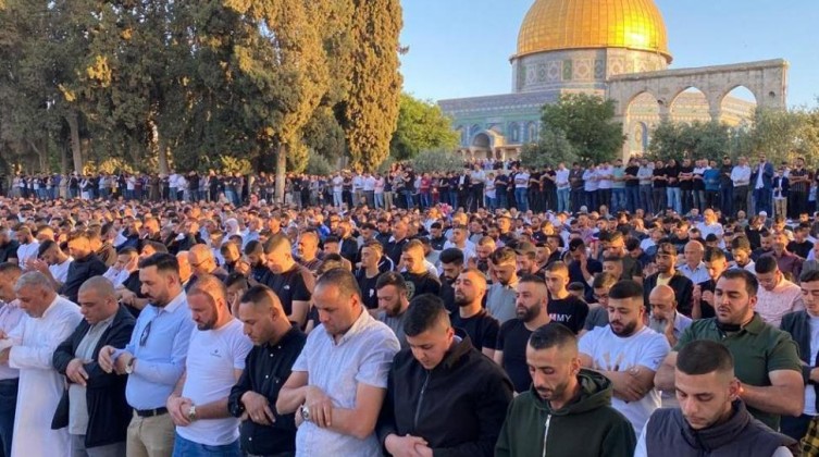 50 ألف مصلٍّ أدوا صلاة الجمعة في المسجد الأقصى