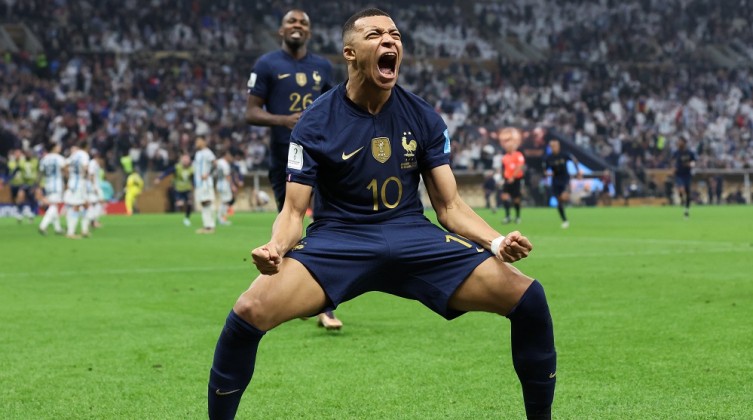 تعرف على آخر تطورات الهلال السعودي لضم كيليان مبابي