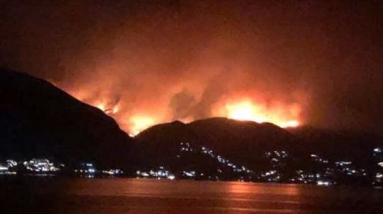 إجلاء نحو 2500 شخص من جزيرة كورفو في اليونان بسبب الحرائق