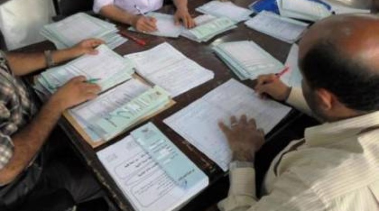 التعليم : عملية الفرز والإدخال لنتائج الثانوية العامة في غزة تسير ببطء