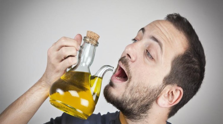 فائدة جديدة لتناول زيت الزيتون.. ما هي؟