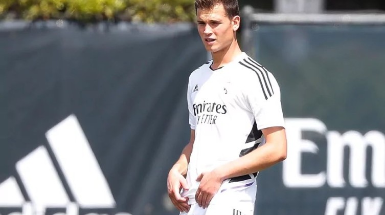 خيتافي يعلن تجديد إعارة مهاجم ريال مدريد