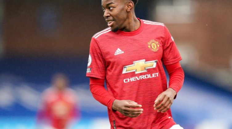 مانشستر يونايتد يعلن رحيل إيلانجا إلى نوتنجهام فورست